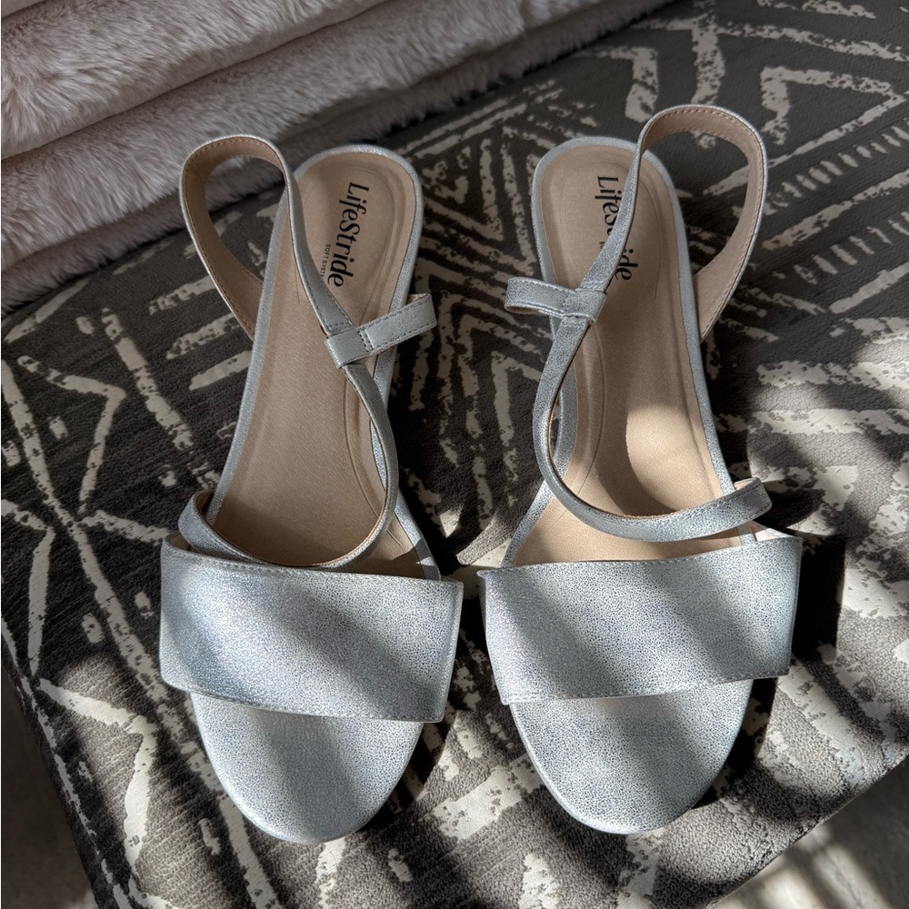 Life Stride Women's Metallic Sandals